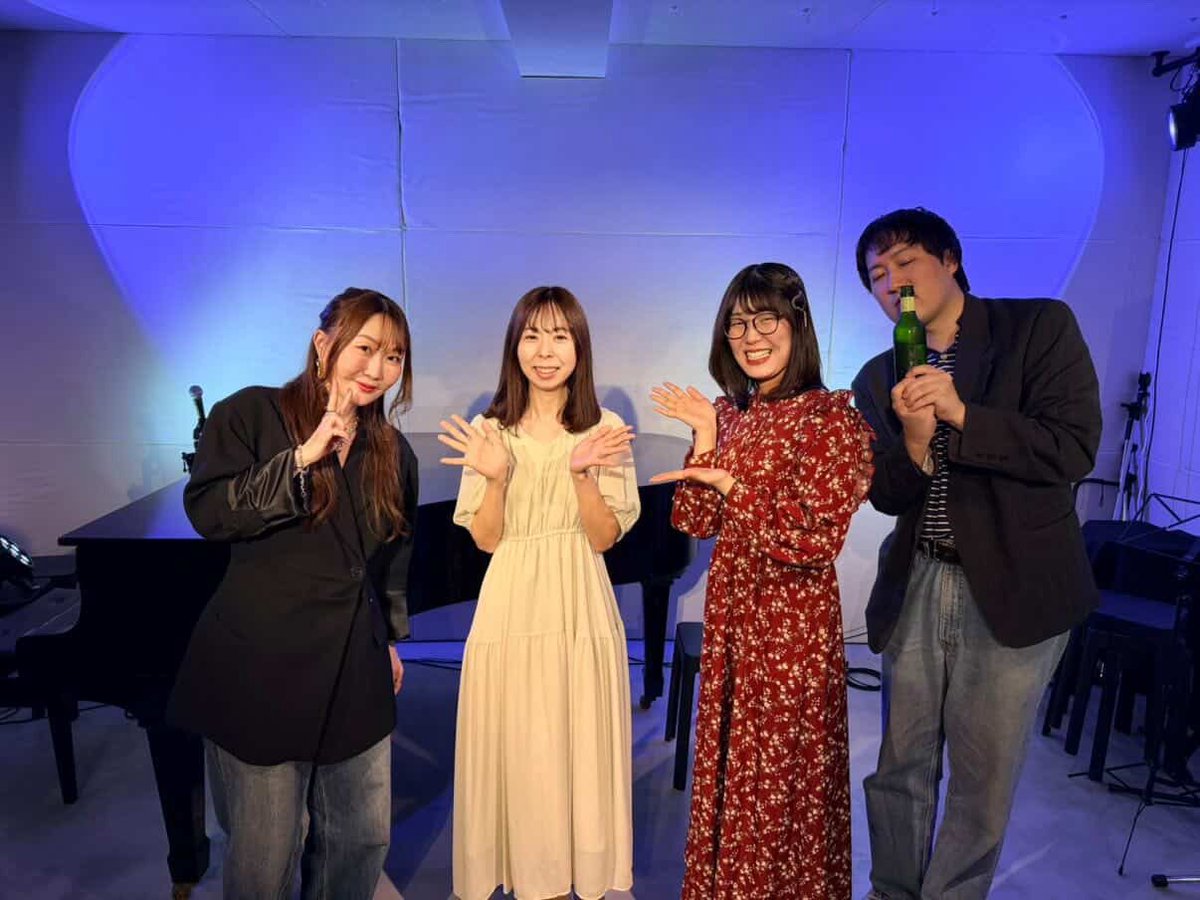 AYUMiX_92's tweet photo. ライブハウス・配信で参加してくださった皆さまありがとうございます！初めて伺ったライブハウスでした。グランドピアノも照明もすてきなところで、声をかけてくださったスタッフの方に感謝です。次のライブは、5/15(金)代官山NOMADです🌼

-----------------------

📍代官山NOMAD 2026.5.15(金) OPEN18:30 / START19:00 Adv ¥3,000 / Door ¥3,300

-----------------------

📻レインボータウンFM 📻
『R-エンタメ倶楽部』ゲスト出演
4/24(金)17:00-17:30

スマホアプリListen radio（リスラジ）で世界中何処からでも、無料で聴くことができます🎧

👇番組メッセージはこちらより
Eメールの方は【info@885fm.jp】まで。YouTubeライブではGoogleアカウントをお持ちならチャットへの参加も可能です。
https://t.co/lkJDSTUvsr