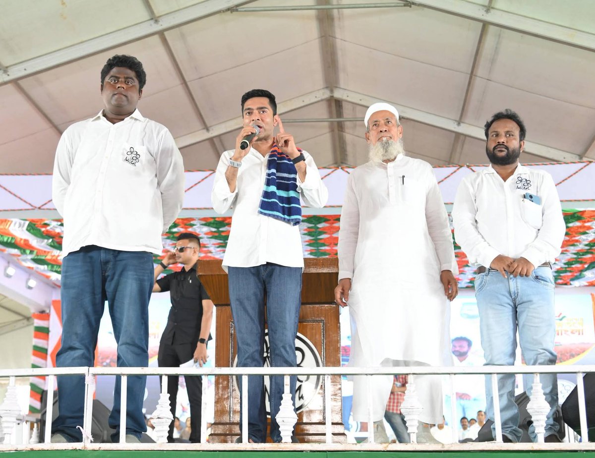 HalderRash's tweet photo. জামালপুর বিধানসভার সেলিমাবাদ মধ্য তরুণ সংঘ ফুটবল ময়দানে সর্বভারতীয় তৃণমূল কংগ্রেসের সাধারণ সম্পাদক মাননীয় সাংসদ অভিষেক বন্দ্যোপাধ্যায় মহাশয়-এর ঐতিহাসিক "জনসভা" ।
@MamataOfficial @abhishekaitc https://t.co/1Pi9VDG66u
