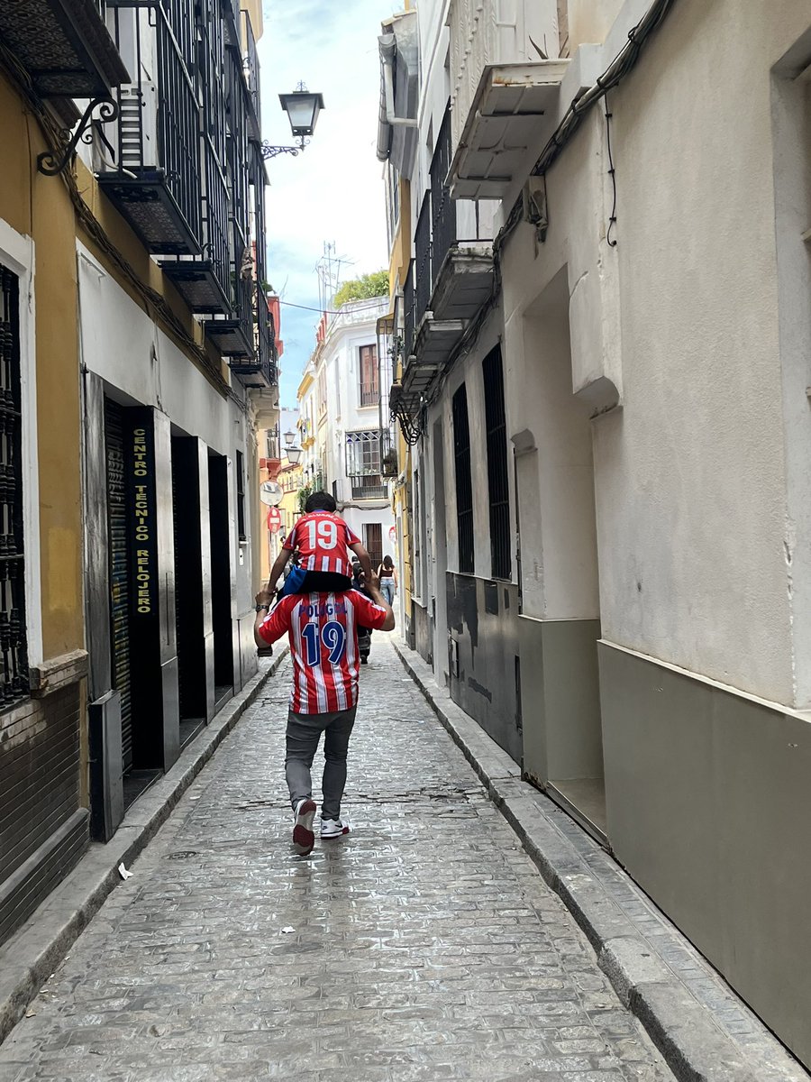 Goldegodin tweet media