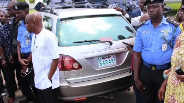 ninoroyals's tweet photo. If you don’t know anything, you better keep quiet. Is it Abdulrahman’s name you’re seeing as the number plate of their operational car? Is it not Saraki?

Instead of name-calling, he should go and clear his name in court not on social media. 

If your relative was one of the victims of the robbery, will you still maintain this position?