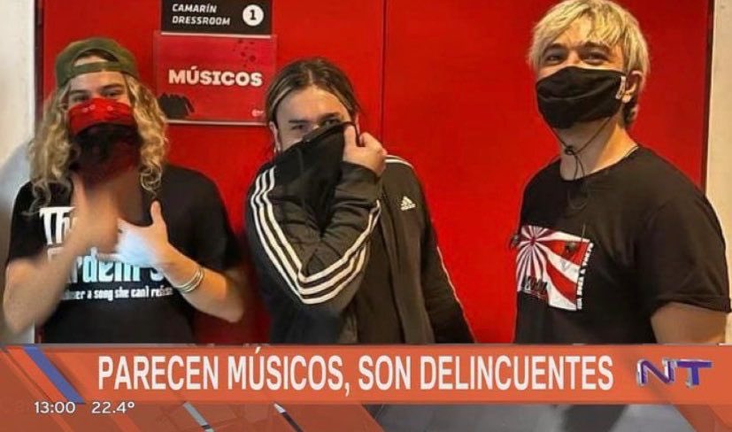 ori 🎸 MULTITUD EN VÉLEZ tweet media