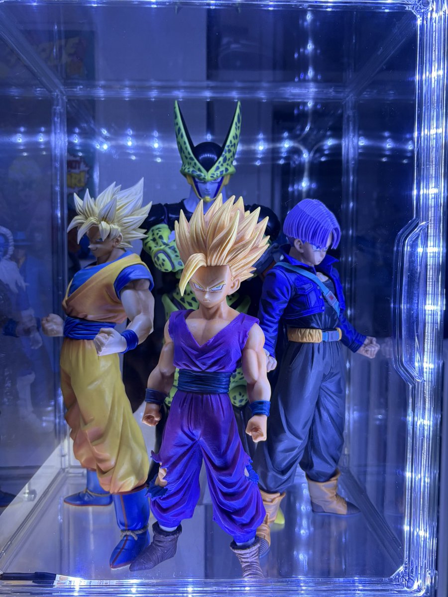 サナリエ tweet media