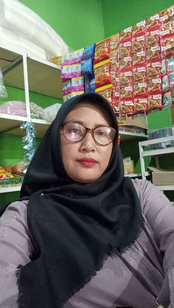 Lili Yuanti tweet media