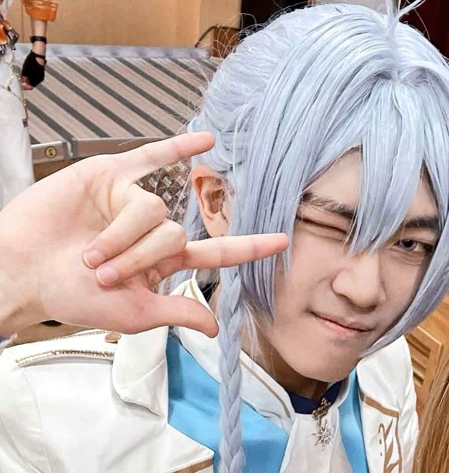 유쾌한 코스어 모묙 tweet media