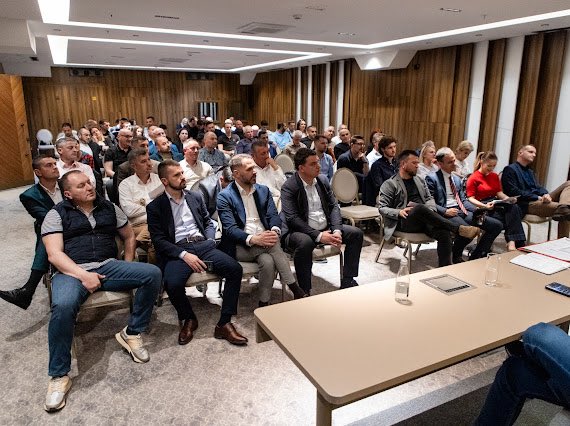 Vatroslav Belan tweet media