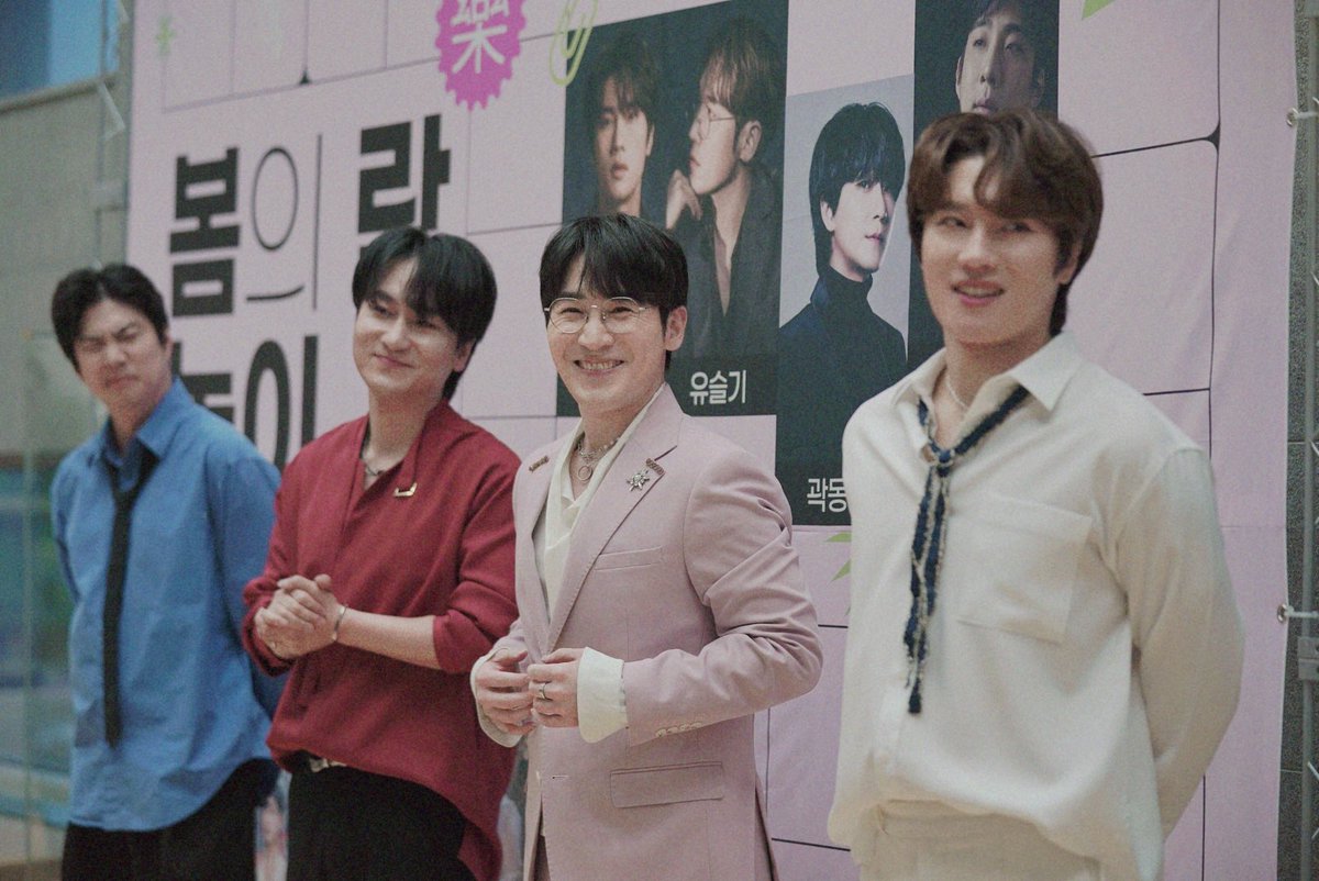 이거지예 이거지예 인기현상 행복하다
제발 분기마다 한번씩만 해주세요 소원이에요
콘서트 짱 콘서트 최고
