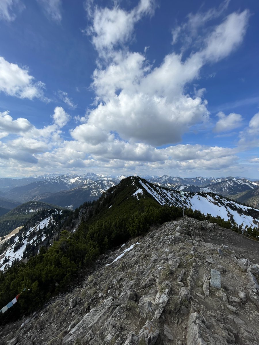 OndraTregler's tweet photo. jägerkamp ⛰️ https://t.co/GPNexF5HMM