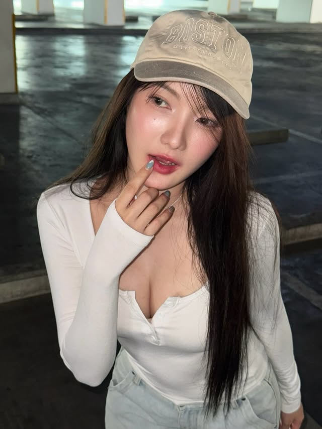 นมใหญ่ tweet media