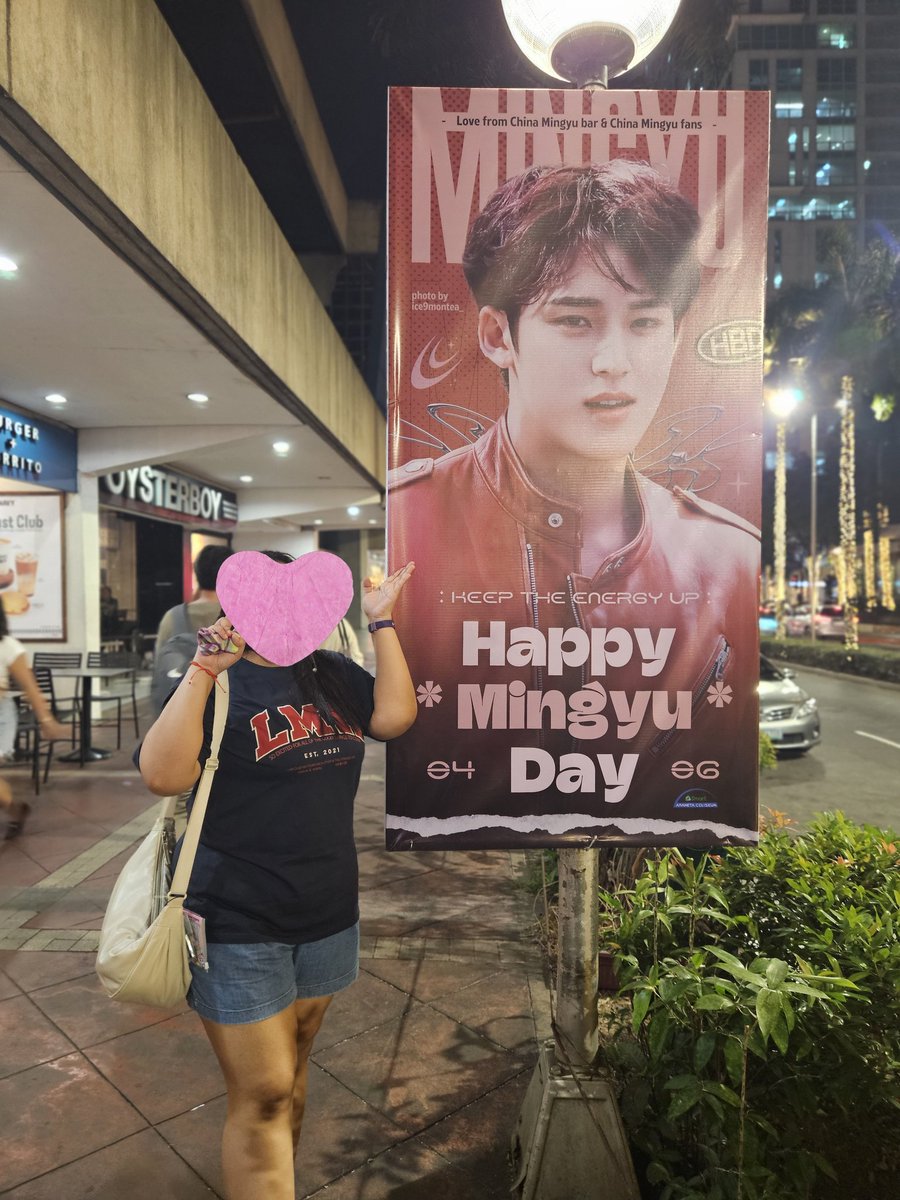 KimGeeAnn's tweet photo. #lyjindaryfeedbacks✨️✨️

late feedback na naman si self 😅got my Mingyu LMR shirt from @lyjindarydeals 😊🫶🏻 thank you so much po! sinuot ko talaga nung snickers event, team labas haha.

infairness, ANG COMFY NG SHIRT HUHU. maluwag pa ang size M sakin (xl-2xl me 😆) https://t.co/ZIgFAamwAW