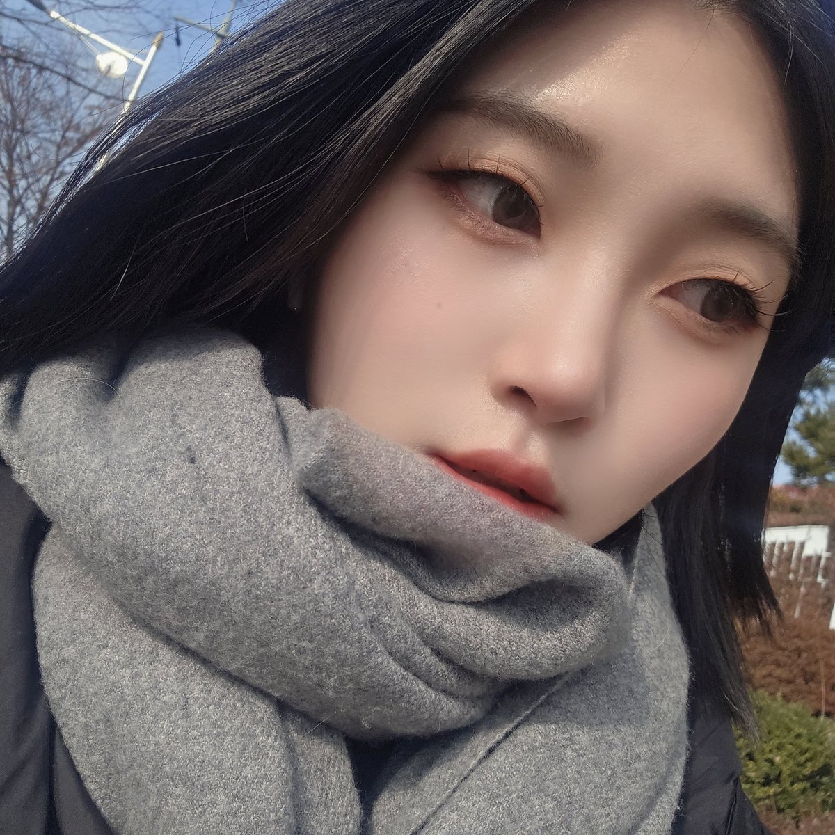 __EMP_RESS__'s tweet photo. 제일최근에찍은얼굴꼬라지가이거라니
전요즘잘살고잇습니다 https://t.co/fNtr7bHdWr