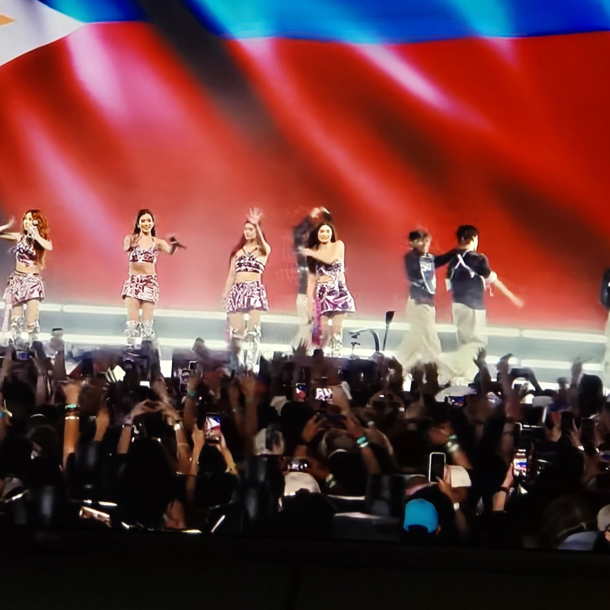 beth_madrigal's tweet photo. MABUHAY ANG MUSIKANG PILIPINO! GREAT JOB OUT THERE BINI! #BINI_PH #BINI https://t.co/OvcuZHTf5h