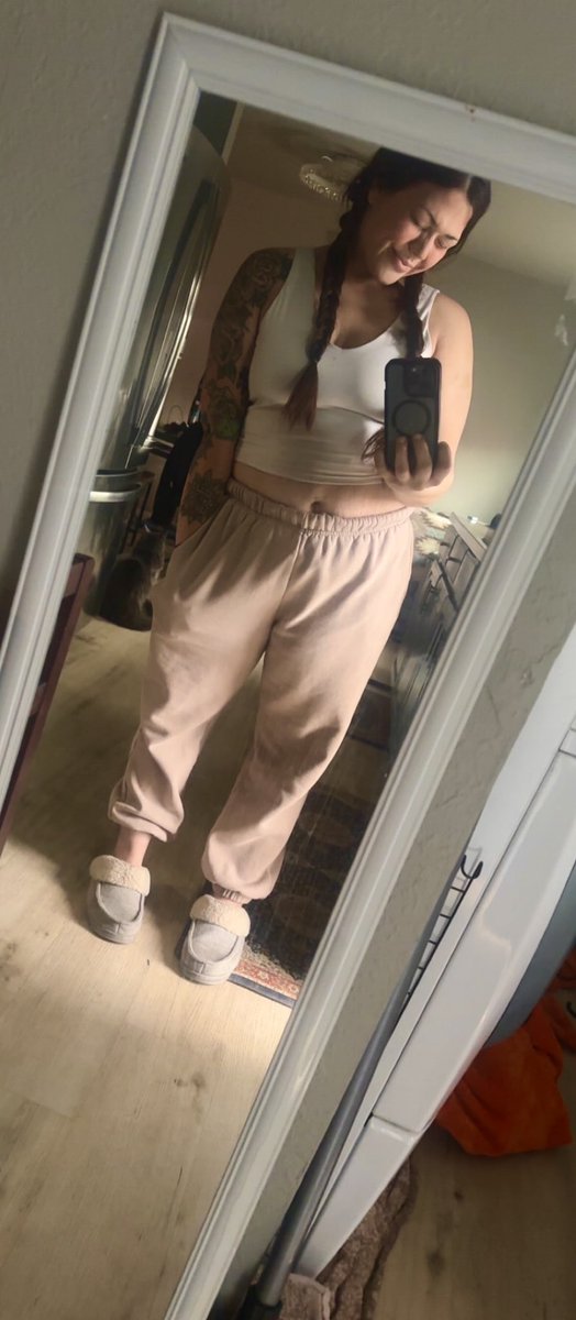 meegzebuub tweet media