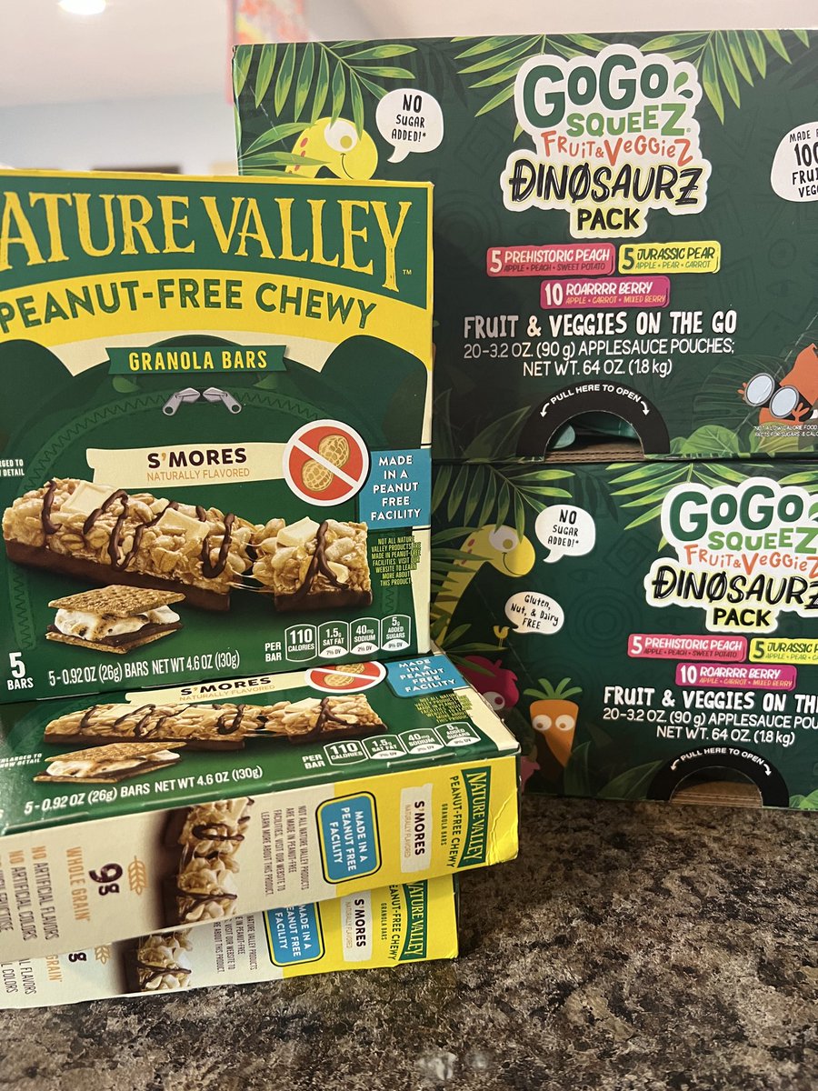 hclark444's tweet image. The happiest mail ever! I’m so excited for my students to have snacks again! Running on left over breakfast items wasn’t sustainable. There was no note but whoever you are THANK YOU! 

#kindergarten #titleone #hungrykids
amazon.com/hz/wishlist/ls…