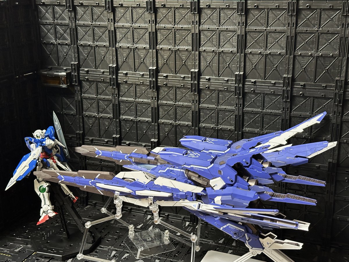 UNICORN_G_RX0's tweet photo. AK Model AKMG001 1/00 GNアームズ TYPE-E 完成
でかいです、合金フレームではありませんが保持力バッチリ👍
これからMGエクシア接続します。
#プラモデル
#模型
#海外製プラモ
#中華プラモ
#MG
#エクシア
#EXIA https://t.co/WBwMXzIVNQ