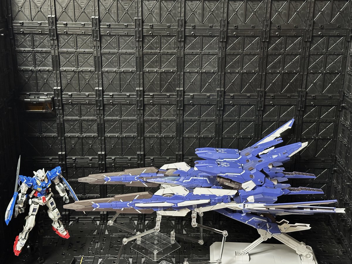 UNICORN_G_RX0's tweet photo. AK Model AKMG001 1/00 GNアームズ TYPE-E 完成
でかいです、合金フレームではありませんが保持力バッチリ👍
これからMGエクシア接続します。
#プラモデル
#模型
#海外製プラモ
#中華プラモ
#MG
#エクシア
#EXIA https://t.co/WBwMXzIVNQ