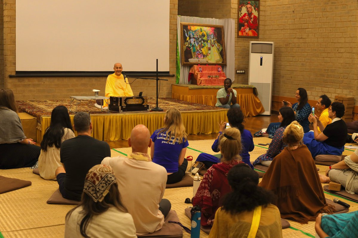 radhanathswami's tweet image. "It is not light that is needed in this world but warmth, because we can die out of cold but not out of darkness". - Radhanath Swami

#RadhanathSwami #Warmth #Spirituality #SpiritualLeader #Quotes #Leadership #Mentor #Guru