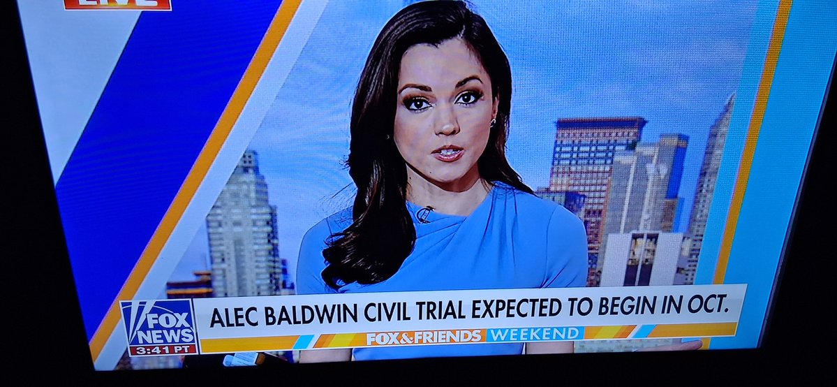 AndrewJohnDunn's tweet image. @ChanleySPainter deserves her own weekend show eventually @FoxNews has to make it happen #Legend #MVP #TeamChanley ❤️🙏