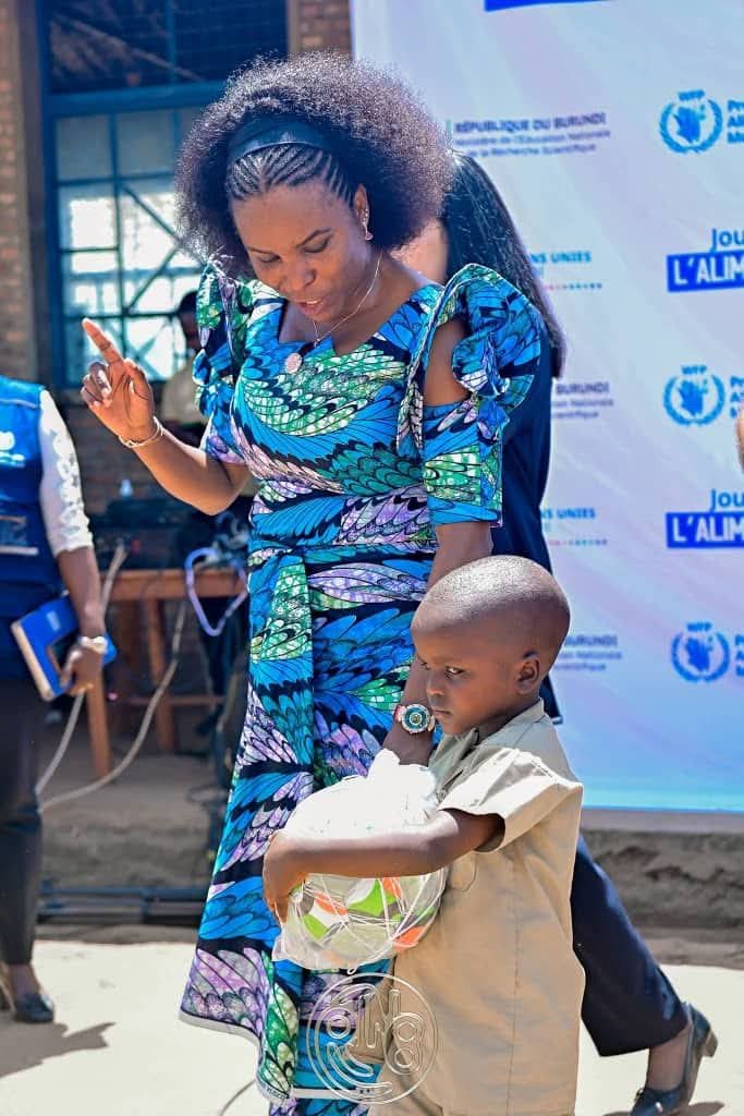 MurundiU's tweet image. Les résultats parlent plus fort que les discours.

Félicitations à Son Excellence @Burundi1stLady maman Afrique pour la distinction onusienne attribuée à la @action_bonne. Pendant que certains promettent, ici on agit — et ça change des vies. 🇧🇮🔥

#Burundi #Leadership #Impact