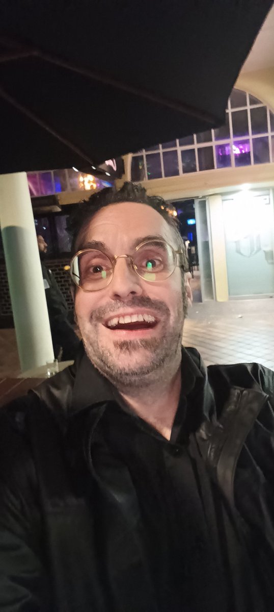 TravGee1980's tweet image. Been a while since I could say I was good mates with the DJ. Chi Chiz is a good small venue for Canberra folks who are over 30 #CBR #ChiChiz #DJRaydar #house #32Northbourne