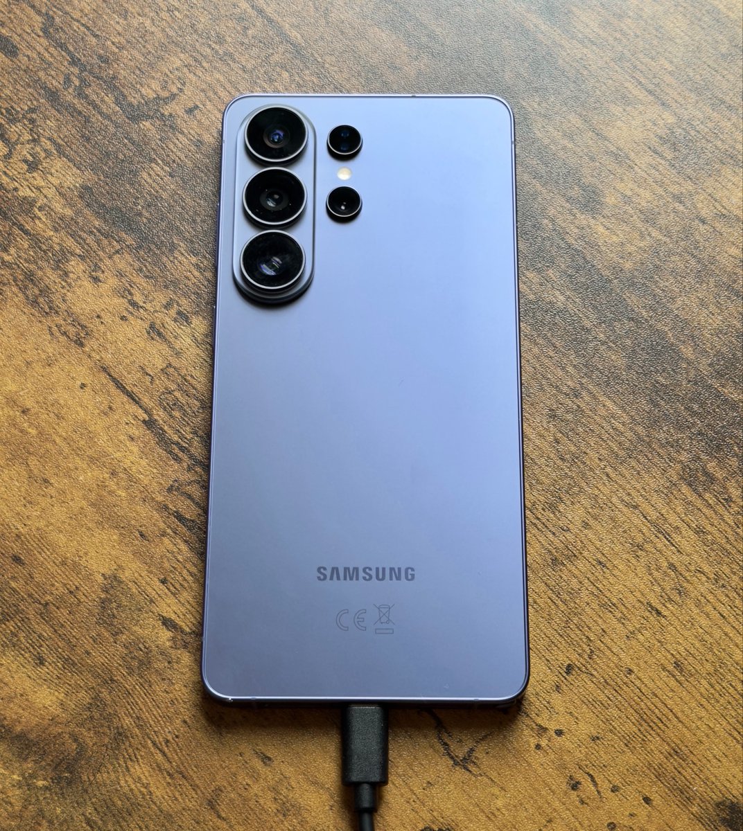 Holly - I like tech tweet media