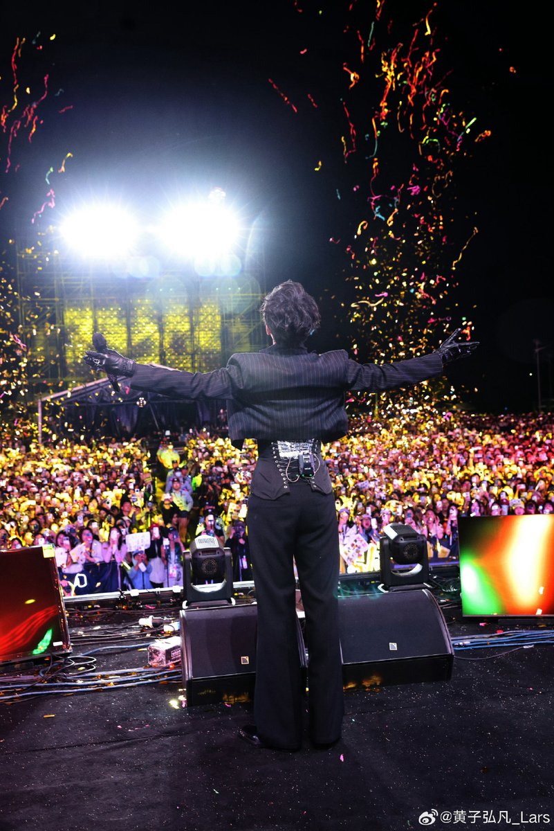 naka09102's tweet image. Tonight’s show was pure magic! The cast’s energy lit up the stage—every note, every move felt alive. Grinning from ear to ear, still buzzing! Who’s joining me for the next act  #LiveTheater #UnforgettableNight