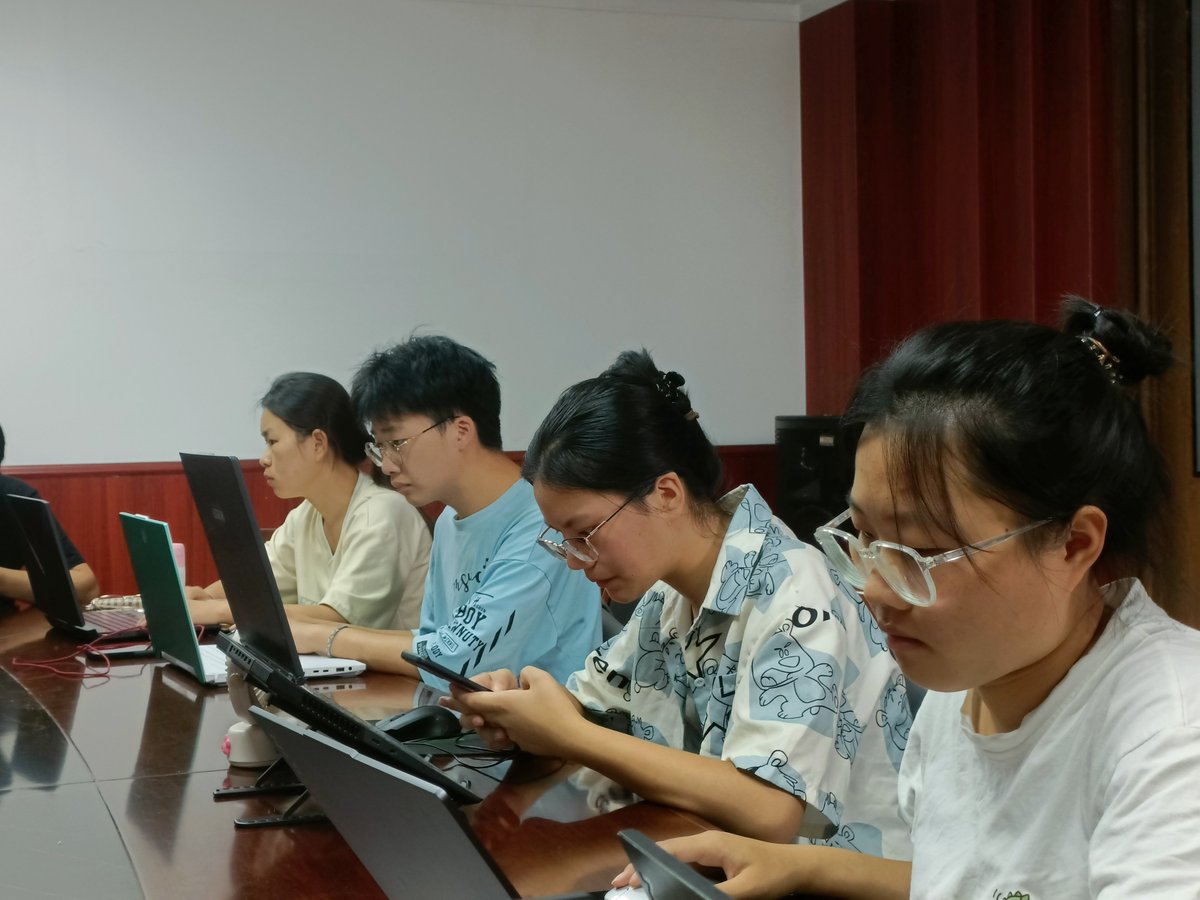 MantekoFox tweet media