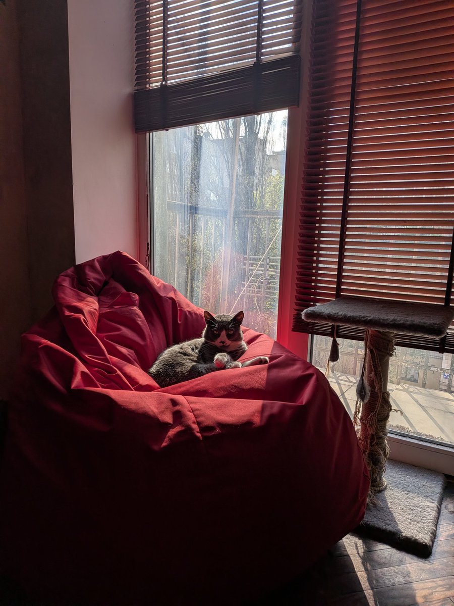 Прийшла додому, а тут він, каже зайшла без поваги