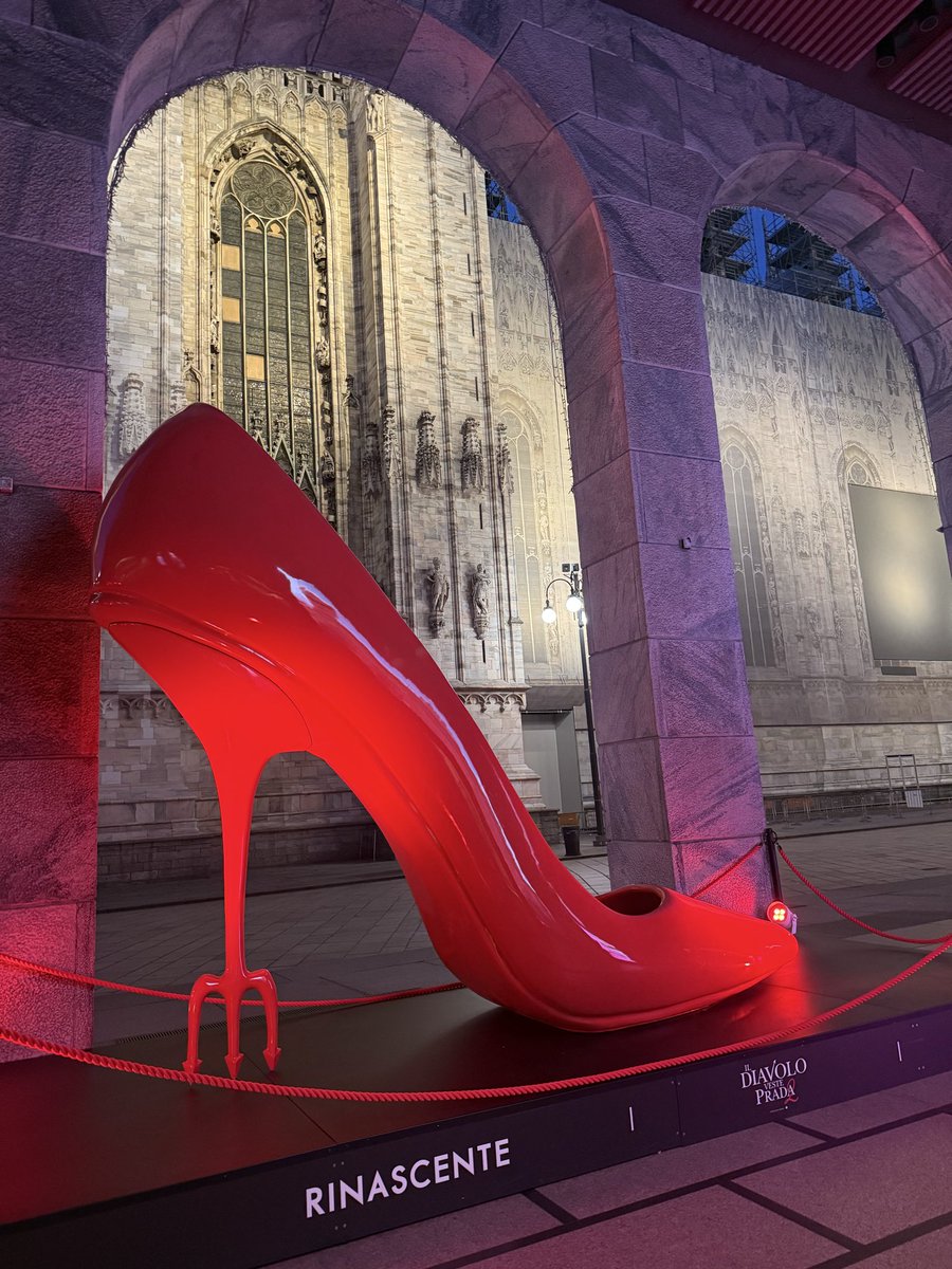 mariabeatrice77's tweet image. Ore 6:15: si corre “in the city of blinding lights” [cit]
#Milano #running #U2