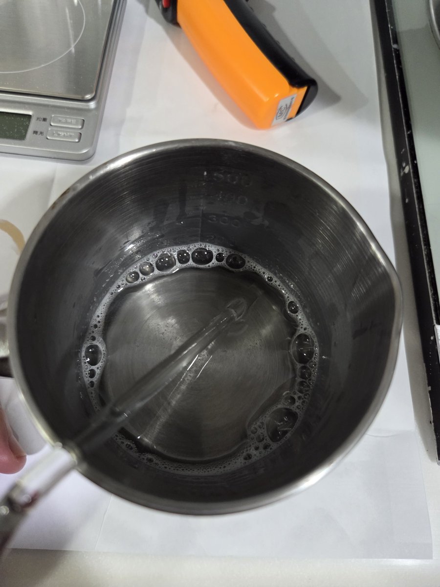 letsshower's tweet photo. 今晚試做了B3咖啡因控油慕絲
明天再來試用看看 https://t.co/VNrbnMi7Rs