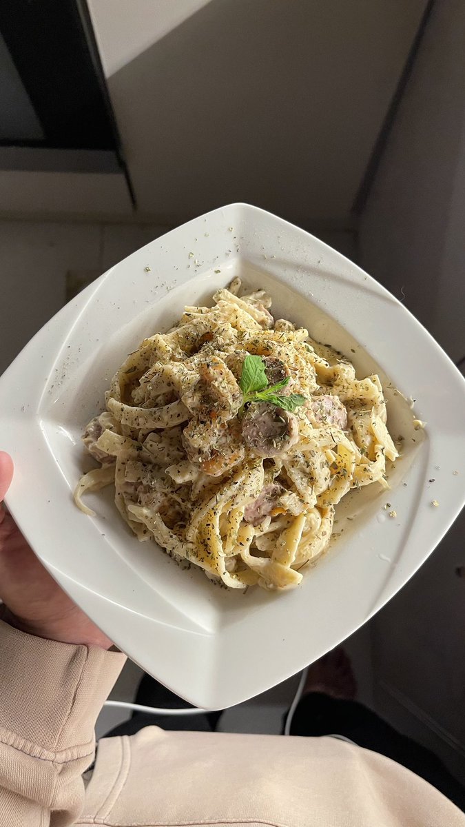 ᴬᶻᴵᶻ tweet media