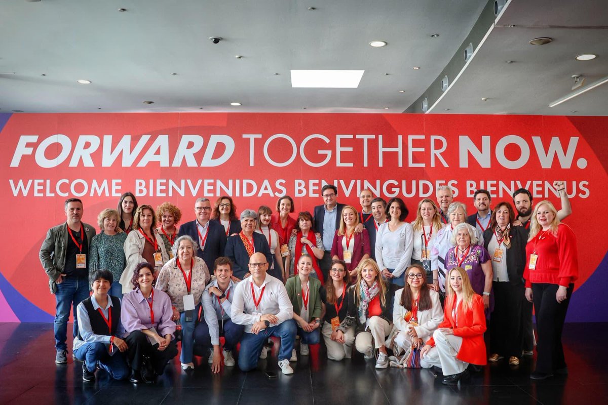 isandaluz2's tweet photo. Desde Barcelona e la Global Progressive Mobilisation. Acontecimiento muldial en defensa del progreso social, la socialdemocracia y el desarrollo sostenible en #PAZyLIBERTAD
 @Izsocialista @psoe https://t.co/a8xG8TFeaG
