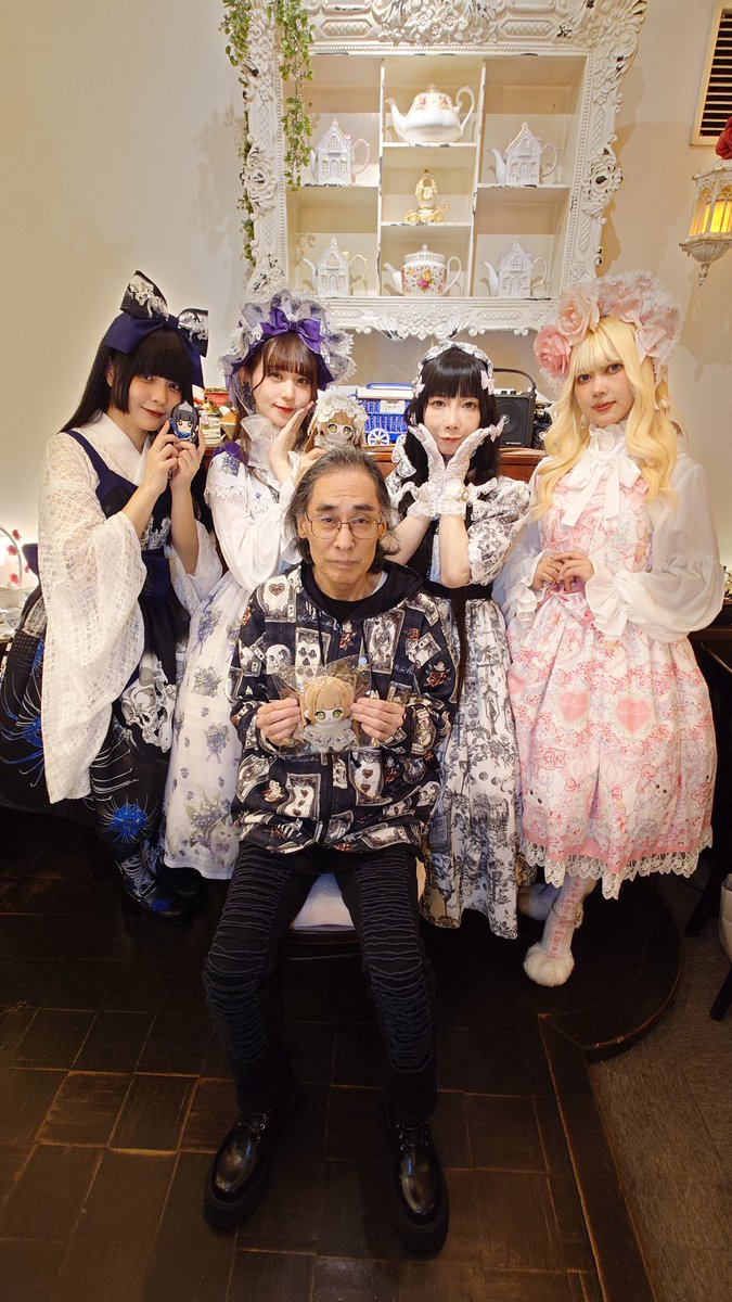 036280's tweet photo. ロイプリさん❤の12周年東京お茶会☕に行ってきました💕ロリィタさん❤たちともお話が出来て楽しかったです☺️みどちん❤をはじめロリィタモデルさん❤たちもステキ💖でした🥰
#RoyalPrincessAlice
#ロイプリ
#アコリット https://t.co/J369AoN7Oe