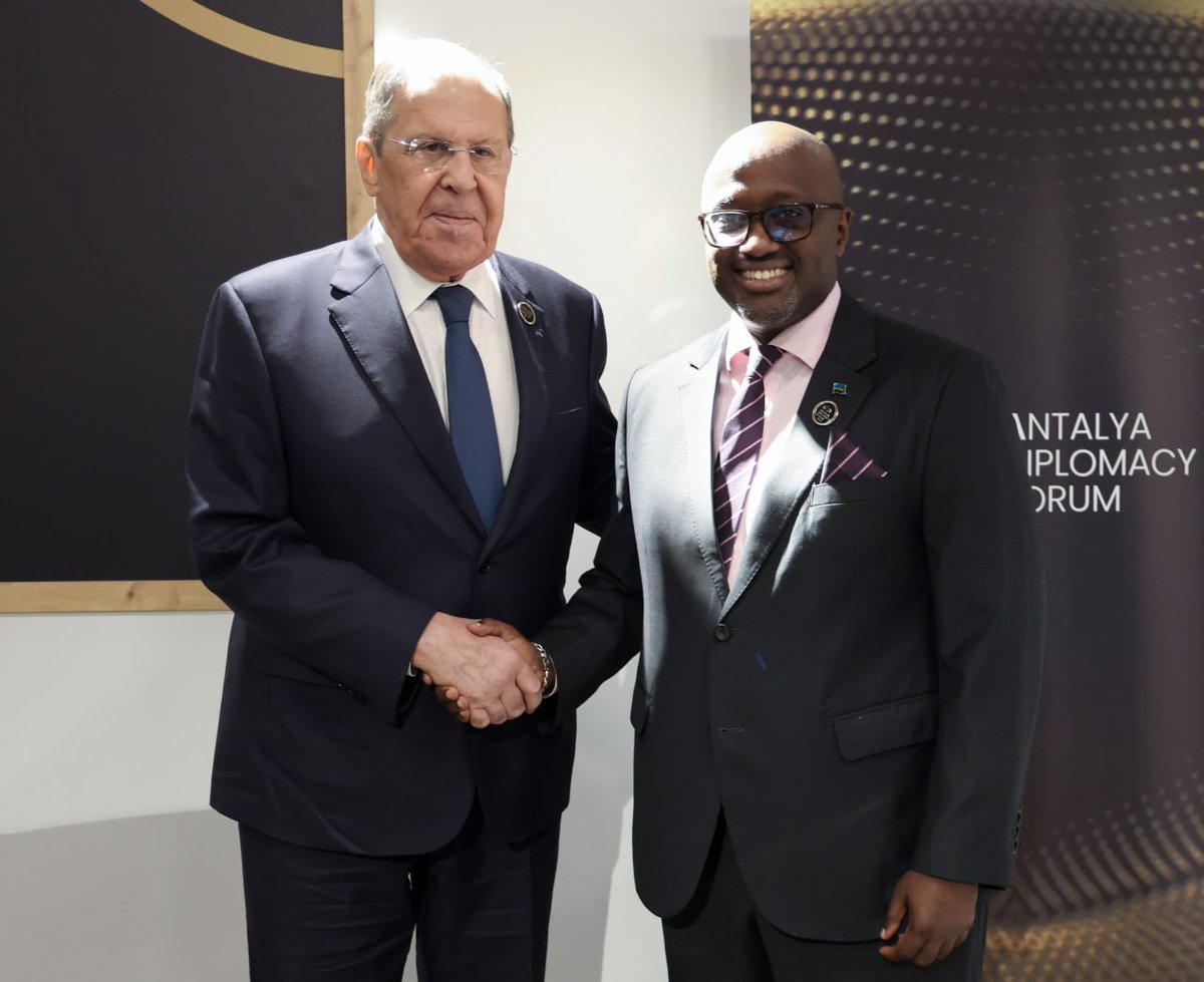 mfa_russia's tweet image. 🇷🇺🇷🇼 On April 18, FMs Sergey #Lavrov and @onduhungirehe reaffirmed their mutual commitment to steadily develop bilateral cooperation and discussed current issues of enhancing traditionally friendly #RussiaRwanda relations.

t.me/MFARussia/29342