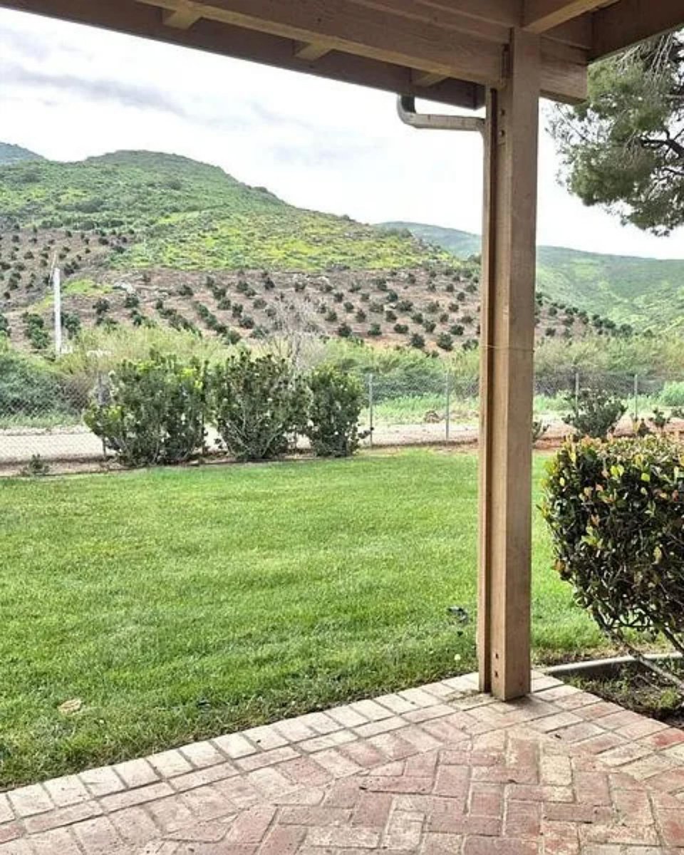 LeisureVillgCam's tweet image. 🌟 Discover Your Perfect Retreat in Leisure Village! 🌟

Ever wanted a serene space with stunning views and no rear neighbors? This lovely 2-bed, 2-bath home has it all! 🎉

42036 VILLAGE 42, CAMARILLO
$870,000

#CamarilloLiving #RetirementGoals #RealEstate