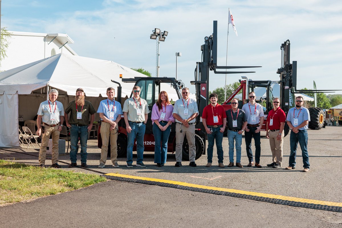 Taylor_Machine's tweet photo. It’s day 2 at the Richmond EXPO! We’ll be here until 3PM today!

#wearetaylor #taylorbigred #RichmondExpo #VFPA https://t.co/rosLl50Z2b