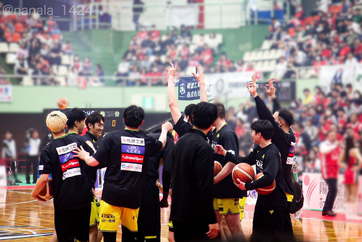 nanala_1424's tweet image. アウェイの地で貴重な勝ち星☆
ダンダンよくなる89ERSのバスケを
明日も見届けられますように…(  ´˘`  )
もっともっと応援がんばるぞ！！！
もっと高いところ、みたい。みんなで。
 #89ERS