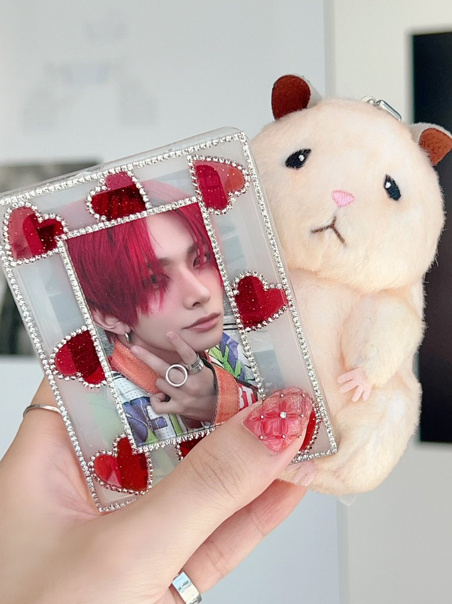 はむけつ tweet media