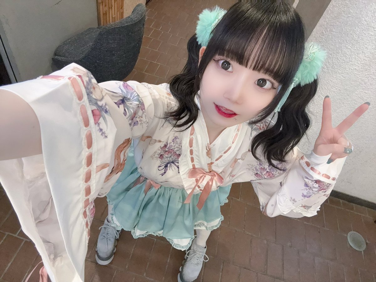 こしあん tweet media