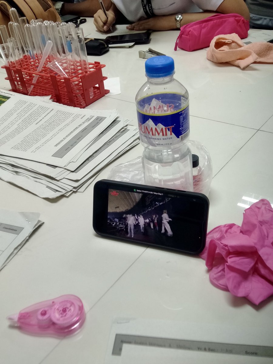 yoongitee's tweet image. me sa biochem lab kanina #priorities