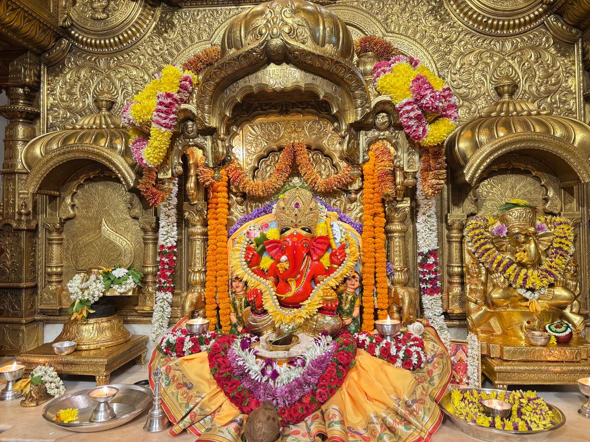 🙏गणपती  बाप्पा मोरया 🌺मंगलमूर्ती मोरया 🙏१८/०४/२०२६
🙏Ganapati Bappa Moraya 🌺 Mangalmurti Moraya  🙏 18/04/2026