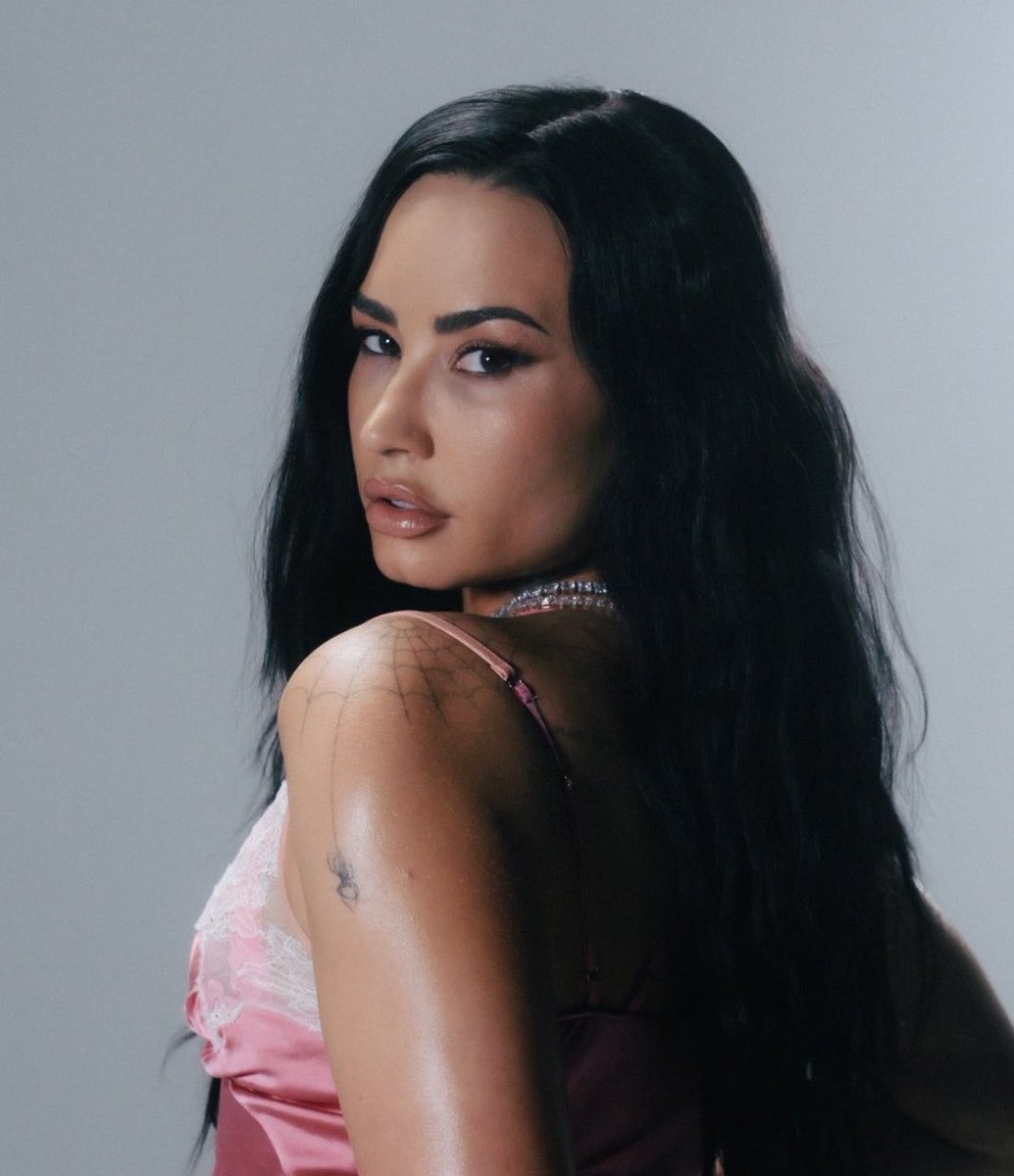 Demi Lovato Charts tweet media