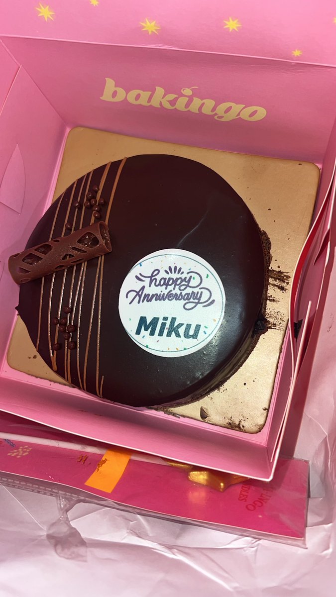 JaggiTripti's tweet photo. @Bakingo_Online what u order n what u get 
Spoiled my two celebrations
Will never order from bakingo
No ethics just fake promises 
Order no 4434977 https://t.co/yAa5DYCiU9
