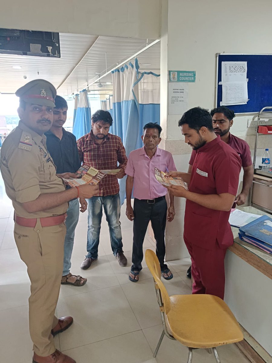 bulandshahrfire's tweet photo. आज दिनांक 18/4/26 को श्रीमान CFO महोदय के निर्देशन में जनपद #बुलन्दशहर में अग्निसुरक्षा सेवा सप्ताह के क्रम में प्रचार-प्रसार किया गया।#Fireservice #NationalFireServiceDay #14April
@dmbulandshahr @BulandsharSsp
@UPGovt @homeupgov @Uppolice @fireserviceup https://t.co/2rcGoiKzHS