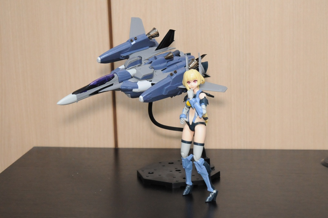 Meister_Fifth's tweet photo. 今年、11個目のプラモは、アオシマさんのV.F.G. マクロスF VF-25S スーパーメサイアです。

少し間があきました、マイブームのV.F.G.シリーズ。美プラとロボットが作れるお得商品です。
変形には、細心の注意が必要。 https://t.co/gm0ry6OsBx