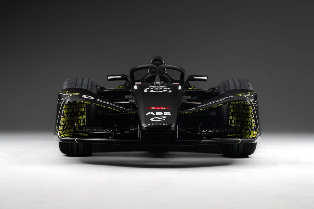 eFORMULAnews's tweet image. [GALLERY] Jaguar shows testing livery

All the news on the official #Gen4 launch of @FIAFormulaE: e-formula.news/news/formula-e…

#FormulaE #ABBFormulaE