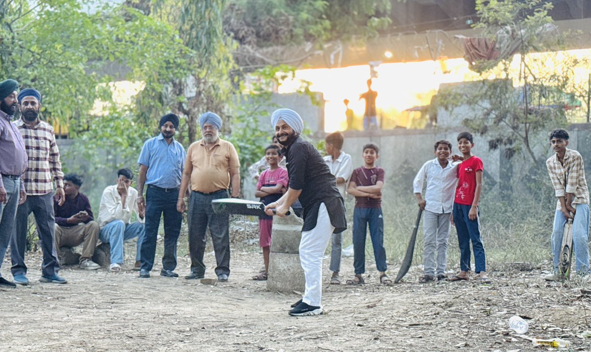 JarnailSinghAAP's tweet image. “लोगों का निरंतर आशीर्वाद पाने का एक ही सूत्र है ✨उनसे लगातार मिलना, उनकी सेवा करना और उनके बताए काम करना।
इसी क्रम में आज क्षेत्रवासियों के आदेश पर संतगढ़ पार्क के नवीनीकरण कार्य का शुभारंभ कर उनका आशीर्वाद प्राप्त किया।”

#DelhiDevelopment #AamAadmiParty #KaamBoltaHai