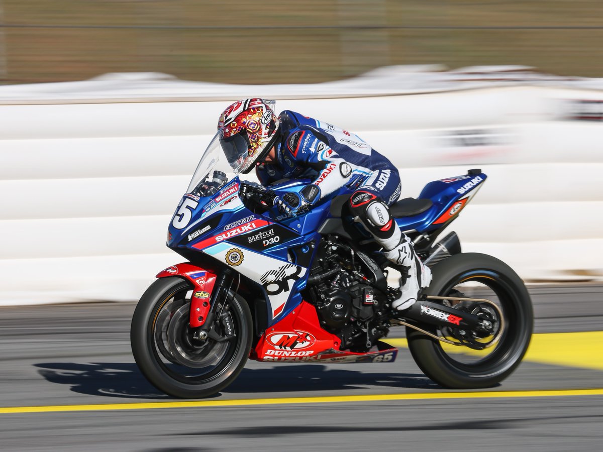 MotoAmerica's tweet image. Bodie Paige claims the Twins Cup Pole with a 1:33.062 lap aboard his Suzuki GSX-8R. 

📸 Brian J. Nelson

#motorcycle #motorsports #racing