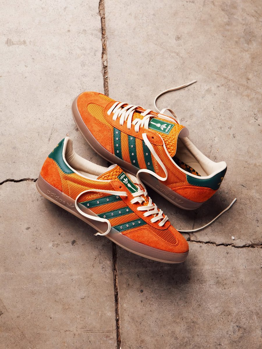 JustFreshKicks tweet media