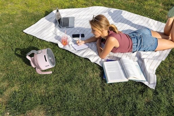 UX_Tech_FR's tweet image. Le Shark FlexBreeze HydroGo est à -9% 👉 amzn.to/3Ghfuh6
Un ventilateur brumisateur portable pour rester au frais partout

Réservoir intégré | Portée jusqu’à 20 m | Jusqu’à 12h d’autonomie | Léger et transportable

#SharkNinja #Shark #Ventilateur #UxTech