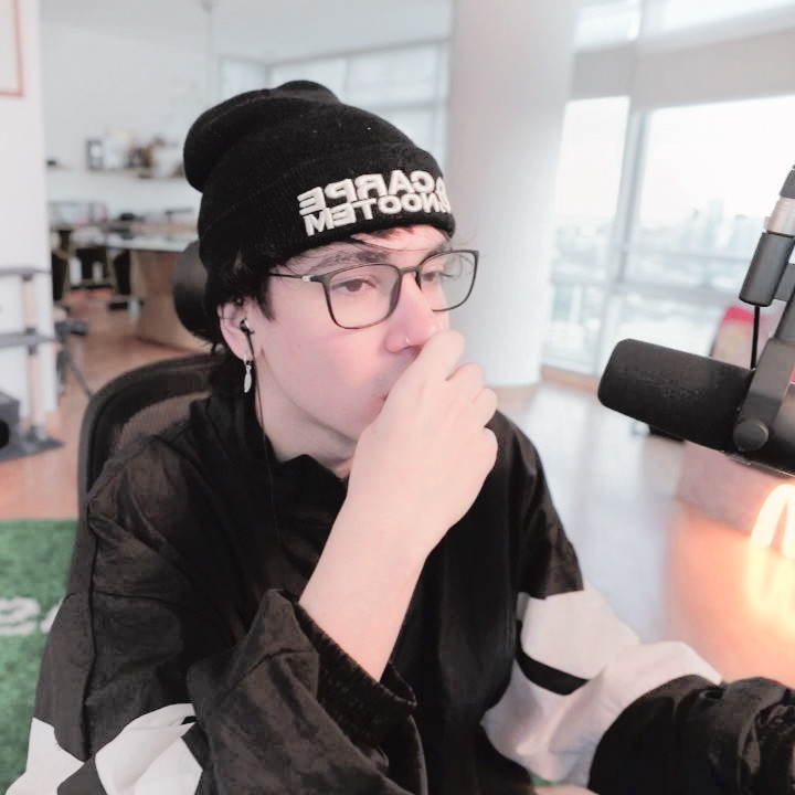 FVCKIV4N_ tweet media
